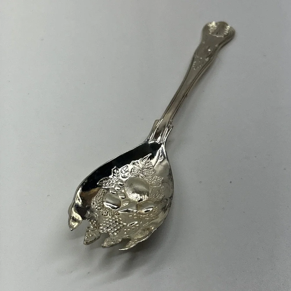 Vintage Silverplate Ornate Berry‎ Spoon Fruit Embossed Bowl Serving